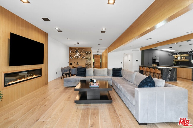 Building Photo - 23283 Erwin St