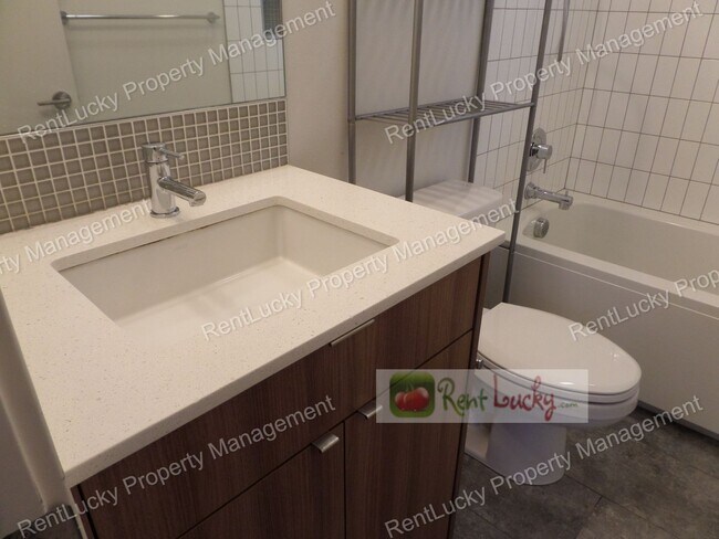 Building Photo - Stunning 4-Bedroom Newer Construction w/Huge VIEW Rooftop Deck in Fremont!!