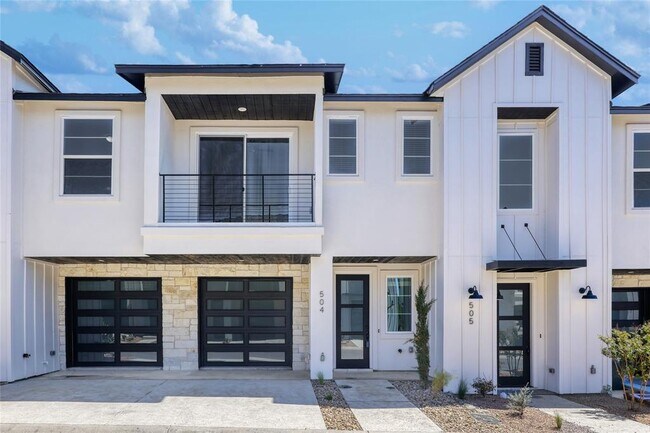 Building Photo - 12001 Vista Parke Dr