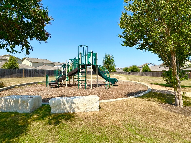 Building Photo - 8600 Cumbrae Ln