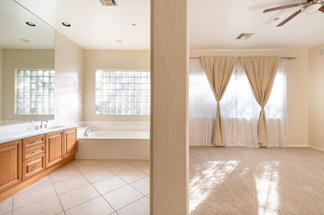 Building Photo - 11183 E Beck Ln