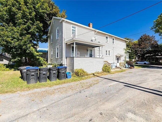 Building Photo - 74 Pleasant St