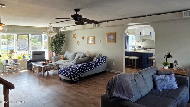 Building Photo - 118 Alhama Dr