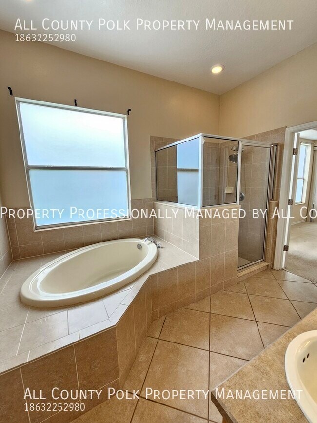 Building Photo - 1721 Altavista Cir