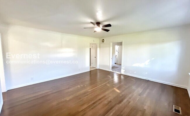 Building Photo - 15 Walker Ave