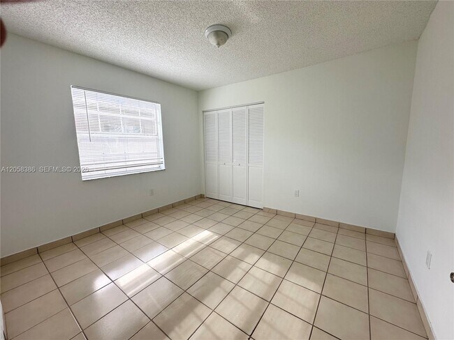 Building Photo - 9540 SW 36th St