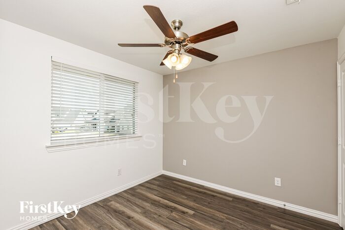 Building Photo - 7336 Parkside Pl Dr