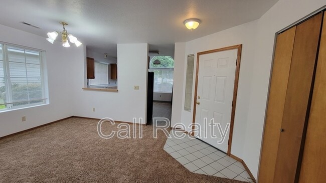 Building Photo - 5205 S Smith Ct