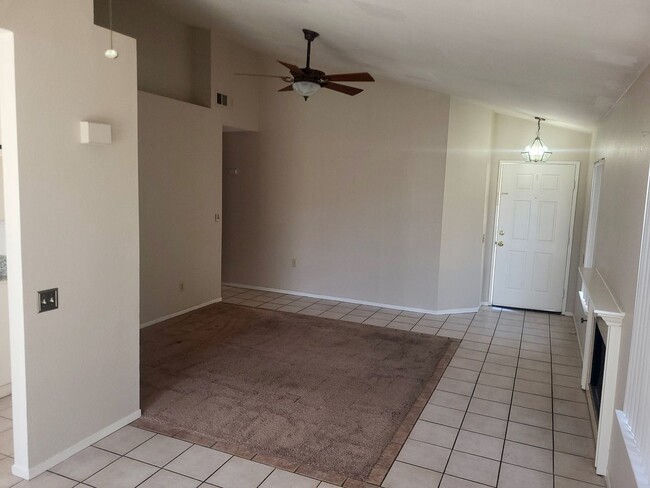 Building Photo - Nice Single Story in Quiet Murrieta Neighb...
