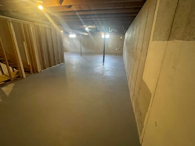 Building Photo - 2727 Florann Dr