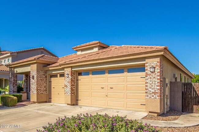 Building Photo - 14440 W Redfield Rd