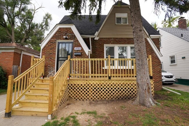 Building Photo - 14919 Lesure St