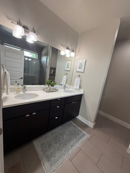 Primary Bath 2 - 2115 S Sherman St