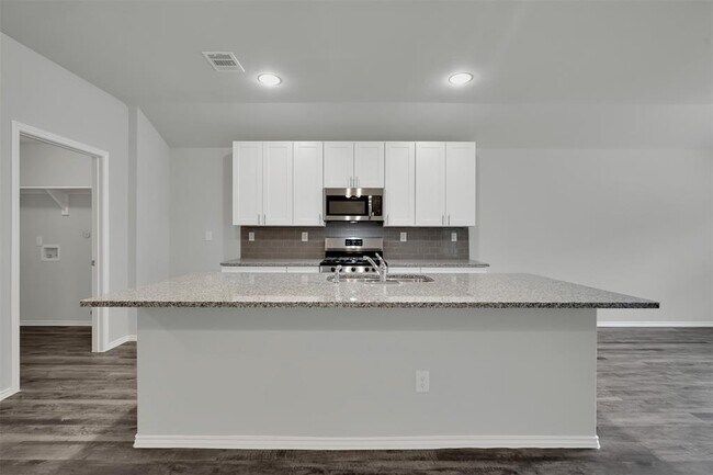 Building Photo - 8003 Dauntless Dr