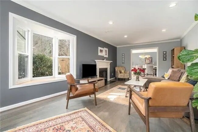 Building Photo - Charming 3bd/2.5bA Home Atlanta Near Emory & CDC w/ Private Fenced Yard in Cul-De-Sac!