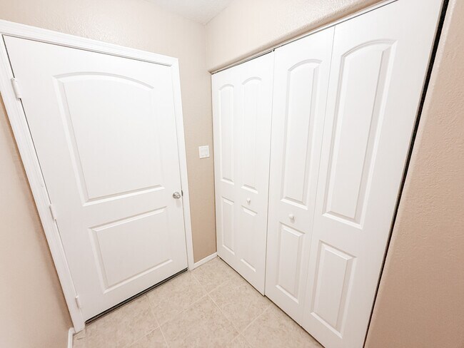 Building Photo - 9586 E 38th Pl