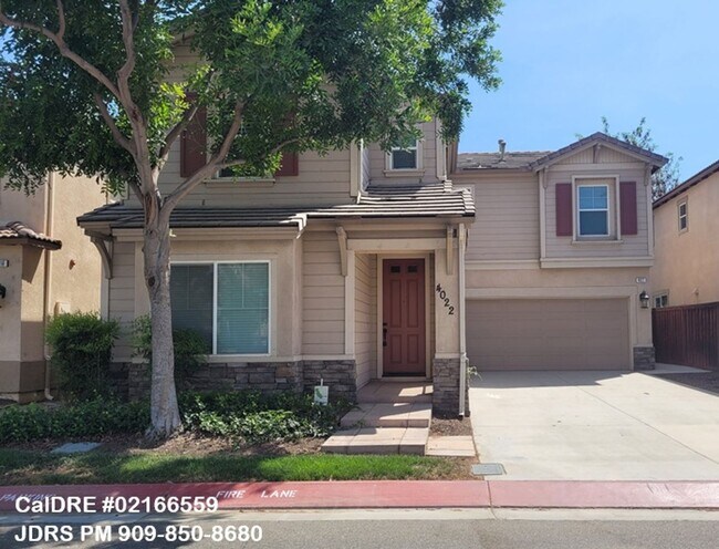 Primary Photo - Riverside 3 Bedroom Home