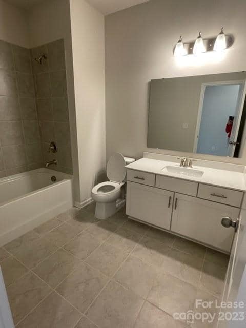 Building Photo - A cozy house with 3 beds and 2.5 bath in H...