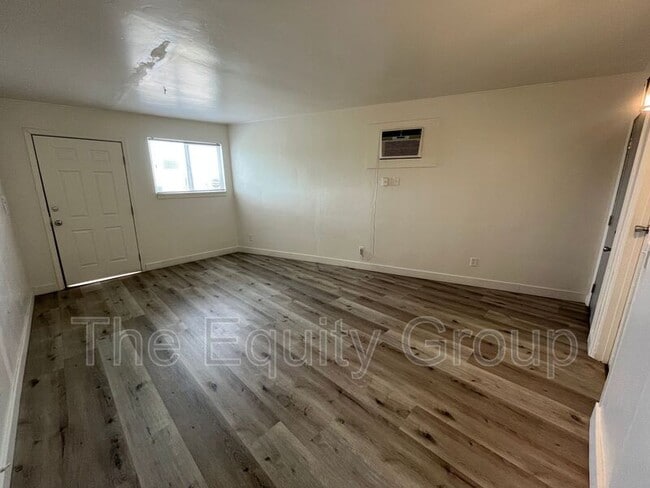 Building Photo - 421 W Westfield Ave