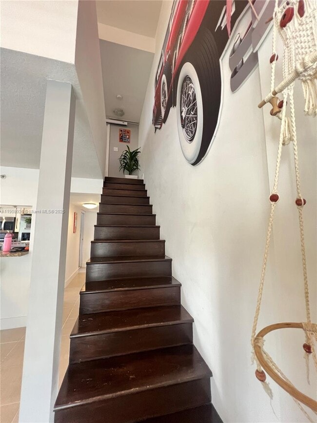 Building Photo - 498 SW 2nd St