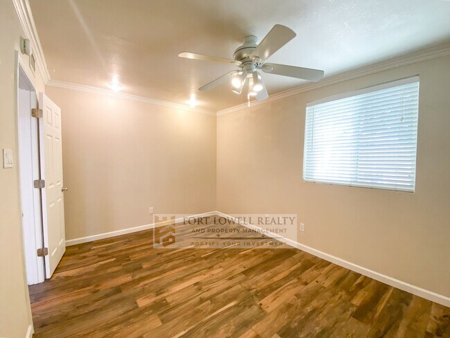 Building Photo - Super Charming 2 Bedroom 2 Bathroom Townhouse
