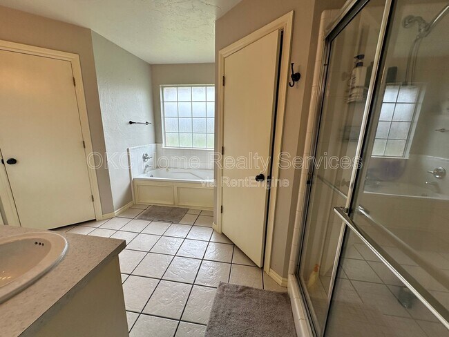 Building Photo - 1440 Agate Way