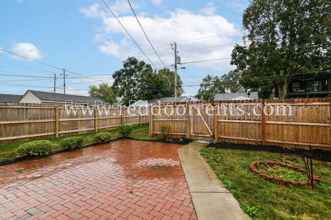 Building Photo - 1028 N Kealing Ave