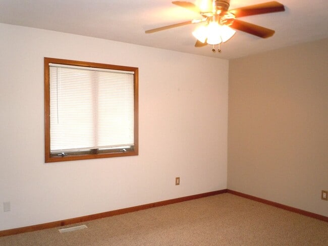 Building Photo - 1811-1817 Parkview