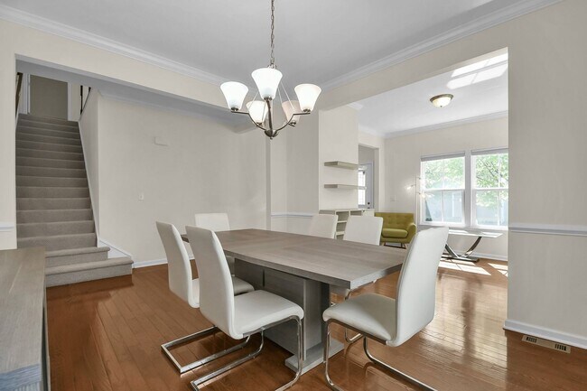 Building Photo - Spacious 3 Bedroom Home with Loft, Elegant...