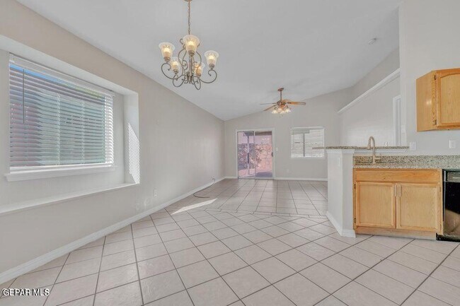 Building Photo - 12255 Via Del Rio