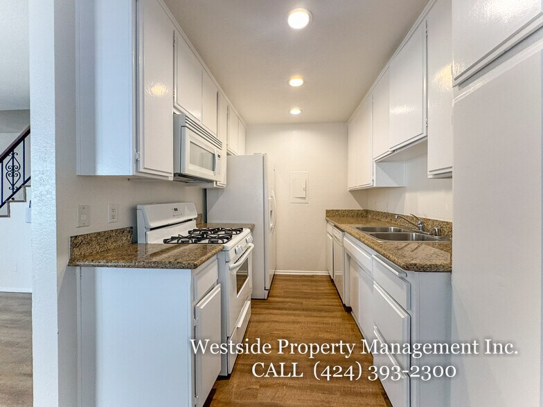 Building Photo - 4071 McLaughlin Ave