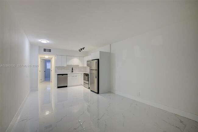 Building Photo - 1740 Funston St