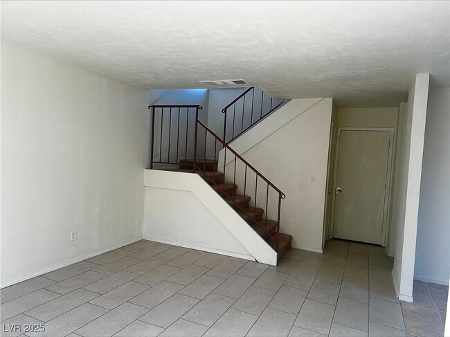 Building Photo - 4338 Caliente St