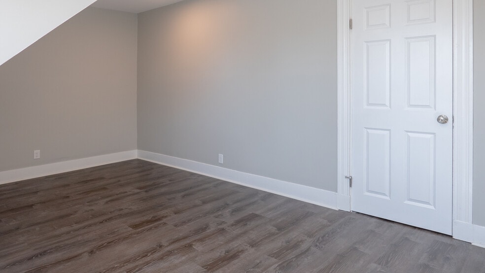 Building Photo - 268 Brown St