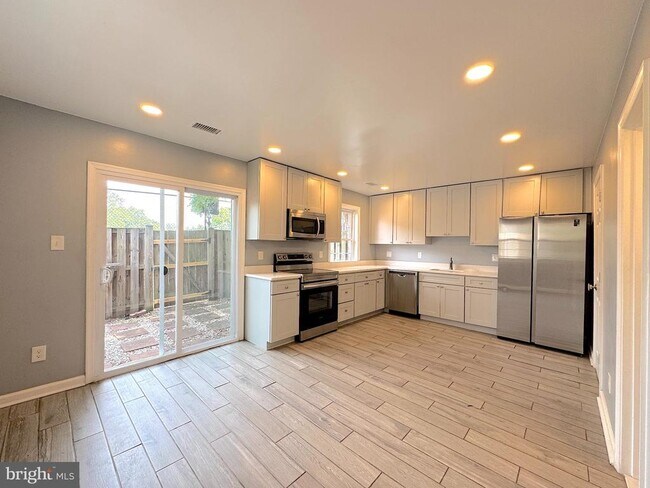 Building Photo - 9819 Hagel Cir