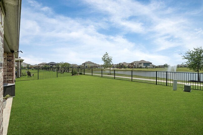 Building Photo - 10433 Russell Pines Dr