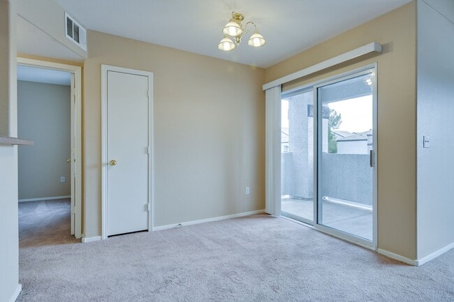 Building Photo - SW!! 2 Bedroom 2 Bath 2nd floor Condo!!! O...