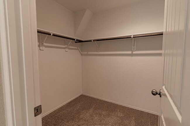 Building Photo - 1834 Brady Shores Dr