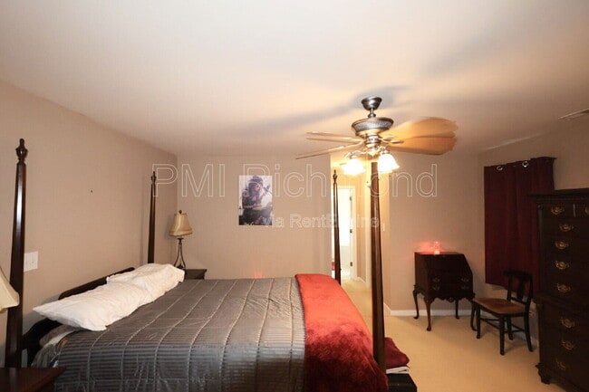 Building Photo - 7238 Ancient Oak Dr