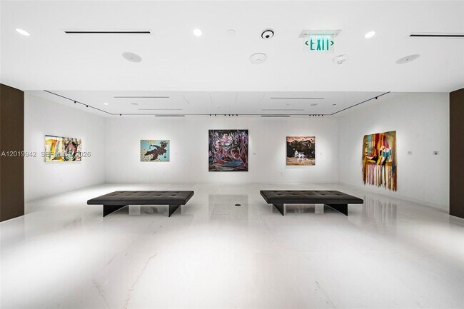 Building Photo - 300 Biscayne Blvd Way