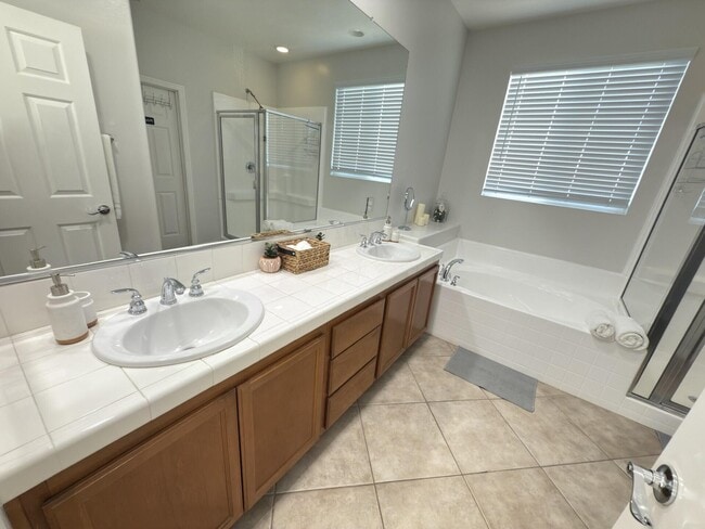 Building Photo - 52165 Allende Dr