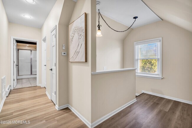 Building Photo - 24 St Nicholas Pl