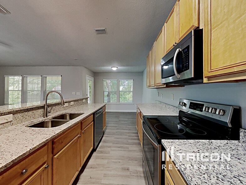 Building Photo - 12264 Deersong Dr