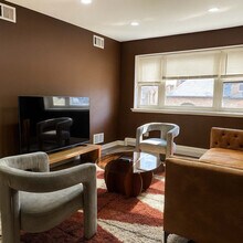 Building Photo - 3161 N Cambridge Ave