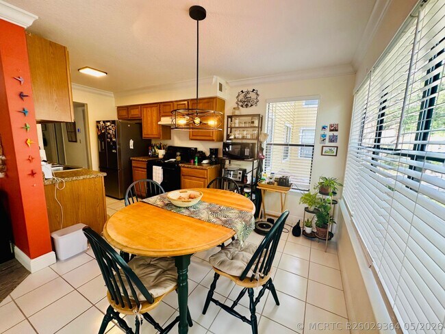 Building Photo - 225 S Tropical Trail
