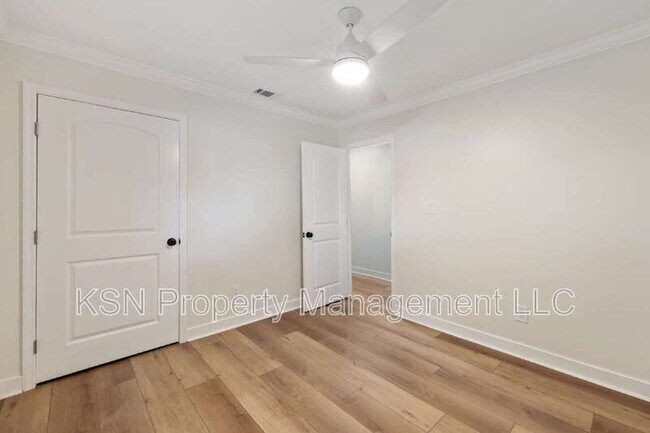 Building Photo - 286 Cushing Dr