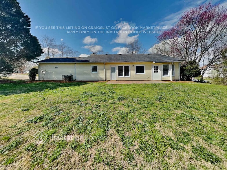 Building Photo - 2700 Archer Way