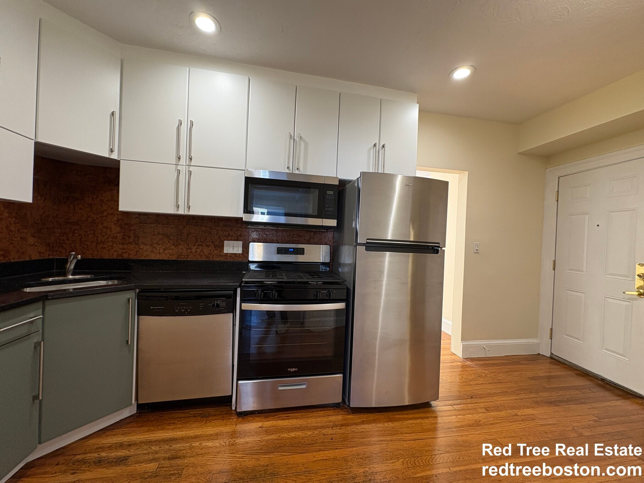 Building Photo - 73 Thatcher St