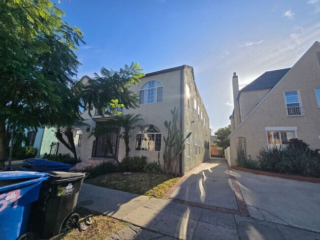 Building Photo - 357 N Ogden Dr