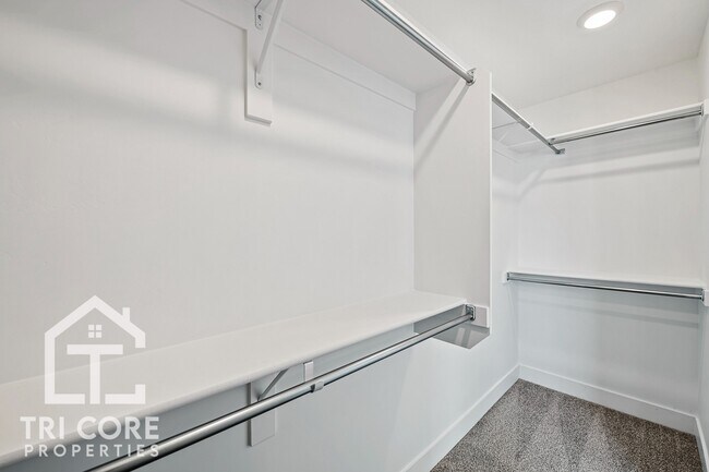 Building Photo - ?? 1 MONTH FREE + FREE PET RENT | Spacious 2BR Townhome w/ 2-Car Garage + Smart Home Features